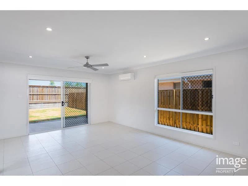 4 Wicker Road, Park Ridge, QLD, 4125, Park Ridge - Thumbnail 2