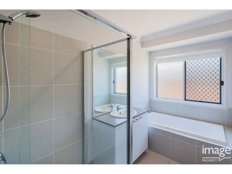4 Wicker Road, Park Ridge, QLD, 4125, Park Ridge - Thumbnail 4