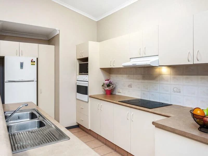 10 Chiswick Place, Forest Lake, QLD, 4078, Forest Lake - Thumbnail 3