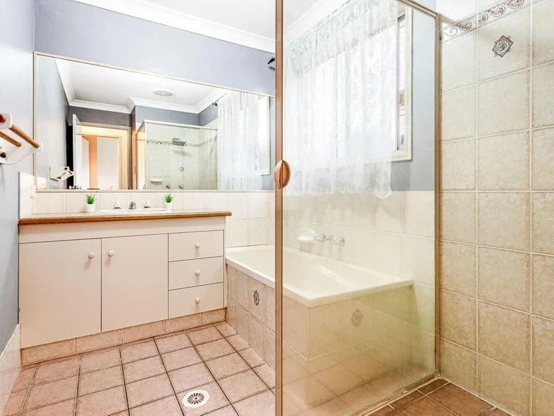 10 Chiswick Place, Forest Lake, QLD, 4078, Forest Lake - Thumbnail 4