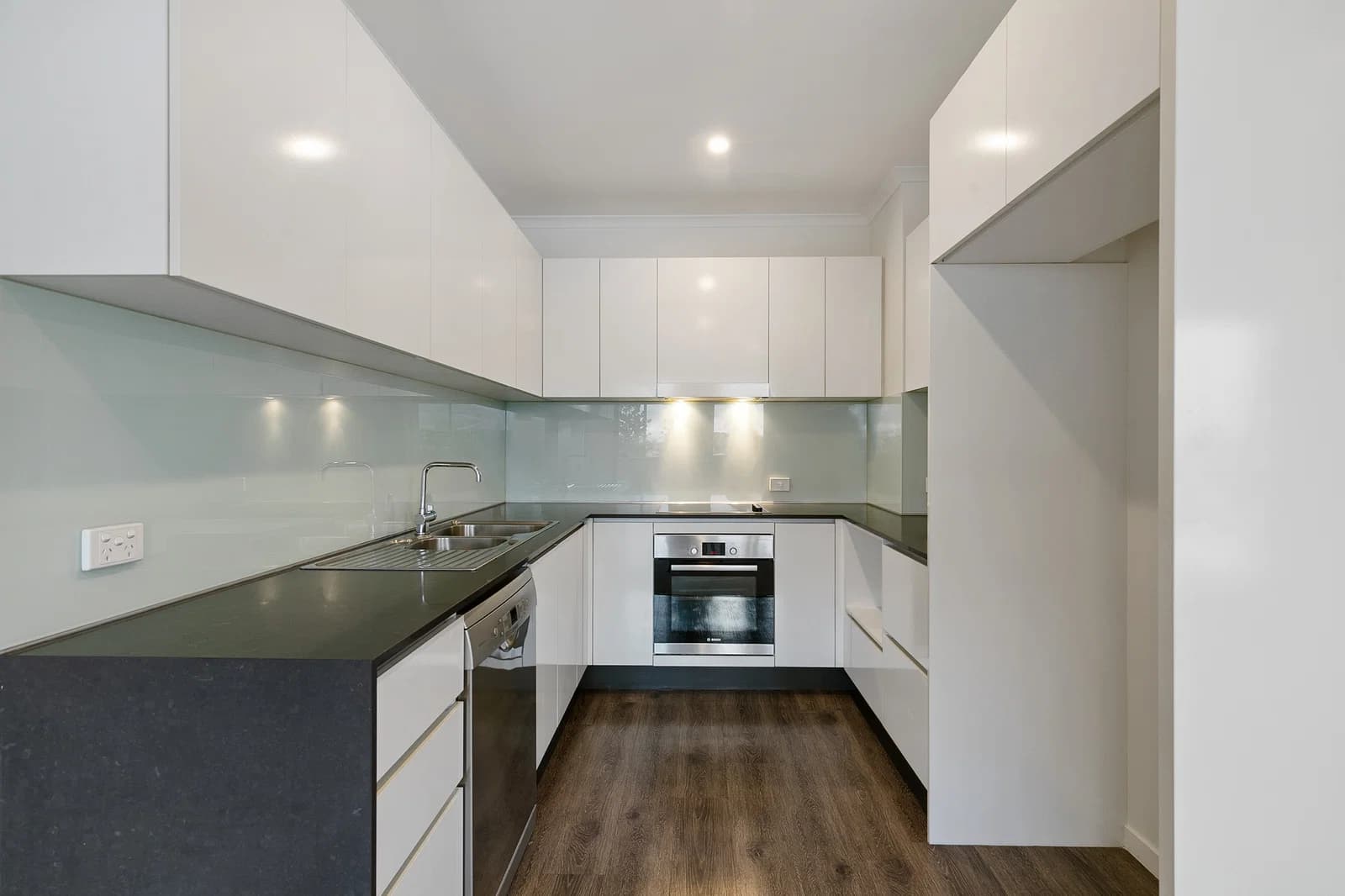 142/986 Wynnum Road, Cannon Hill, QLD, 4170, Cannon Hill - Thumbnail 2