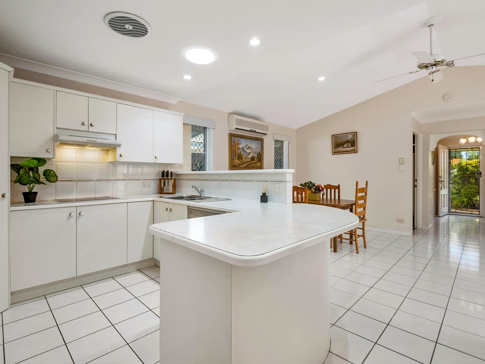 23 TIBOUCHINA Place, CURRIMUNDI, QLD, 4551, Currimundi - Thumbnail 3