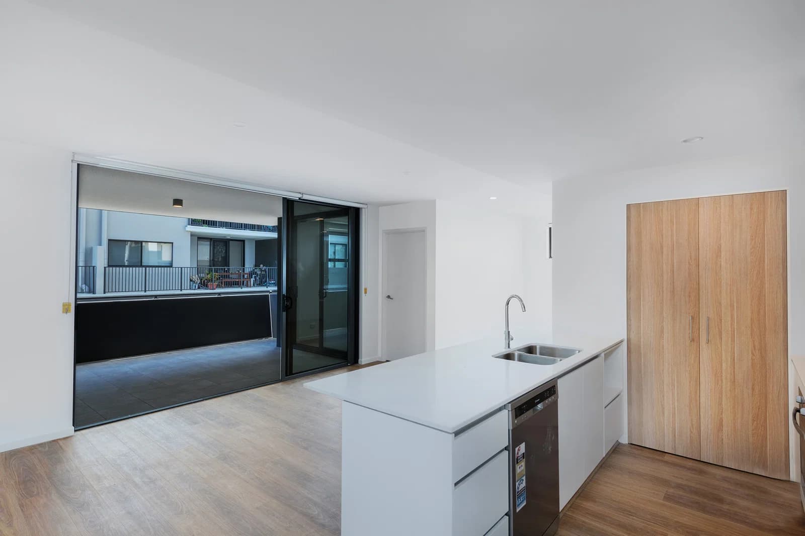 403/38 Andrews Street, Cannon Hill, QLD, 4170, Cannon Hill - Thumbnail 2