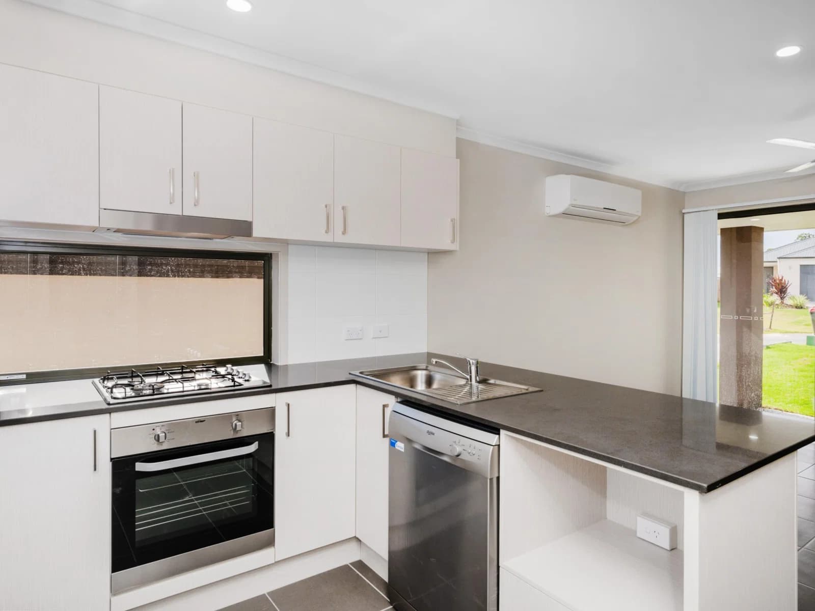 8 Capuchin Close Dakabin QLD 4503, Dakabin - Thumbnail 2