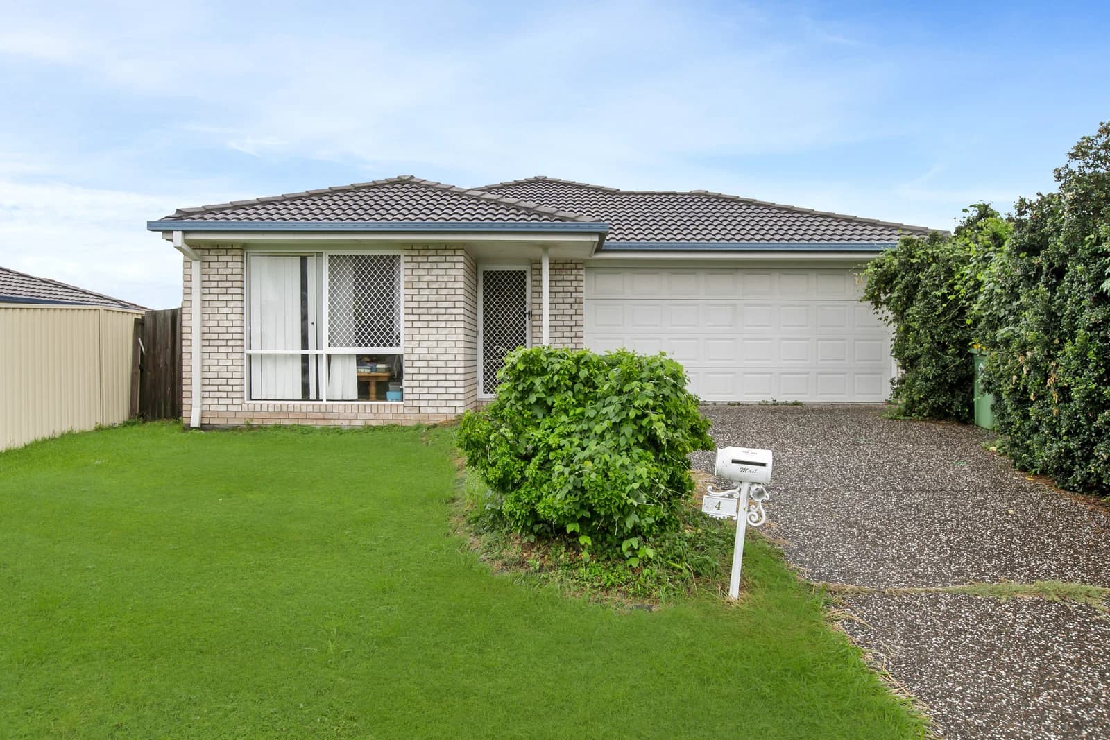 4 Lake Wivenhoe Court, Logan Reserve, QLD, 4133, Logan Reserve - Thumbnail 2