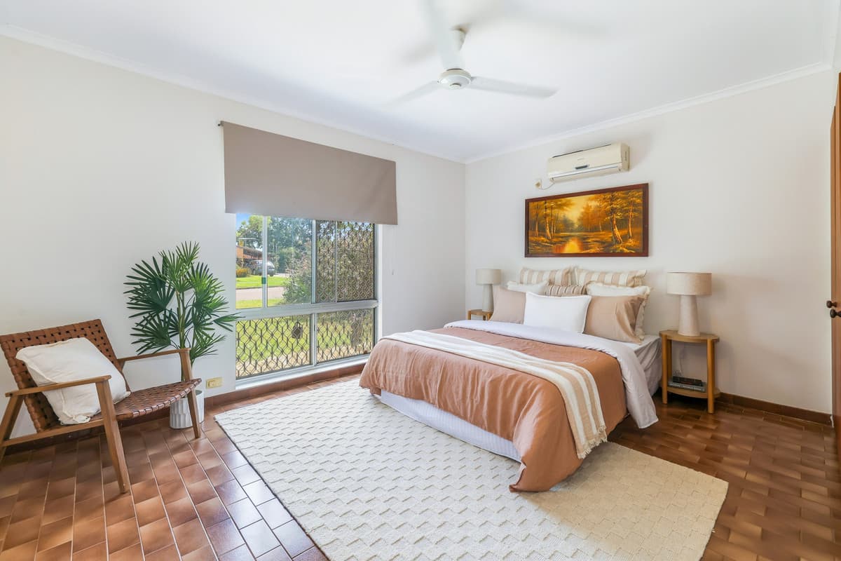 Endless Potential Massive 826sqm Block – Move-In Ready, Endless Potential Massive 826sqm Block – Move-In Ready - Thumbnail 3