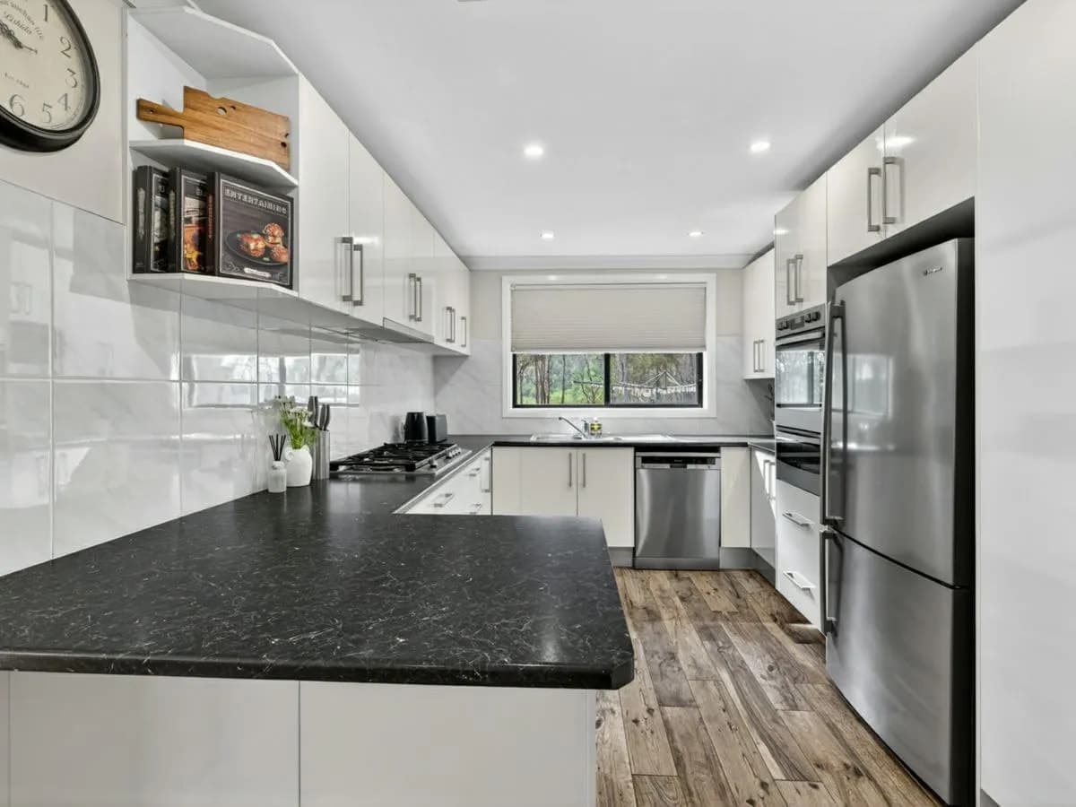 158 Sixth Avenue, LLANDILO, Llandilo - Thumbnail 5