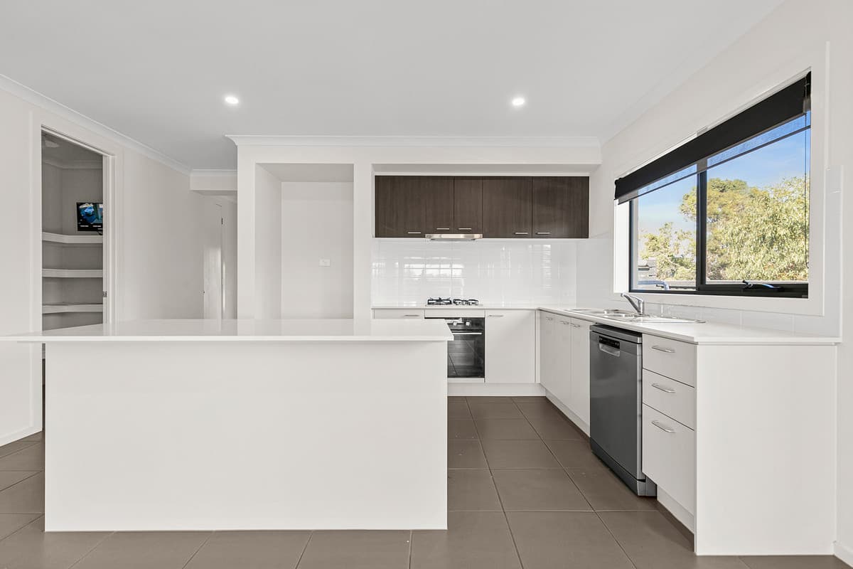42 Rowands Street, MOUNT DUNEED VIC 3217, Mount Duneed - Thumbnail 2
