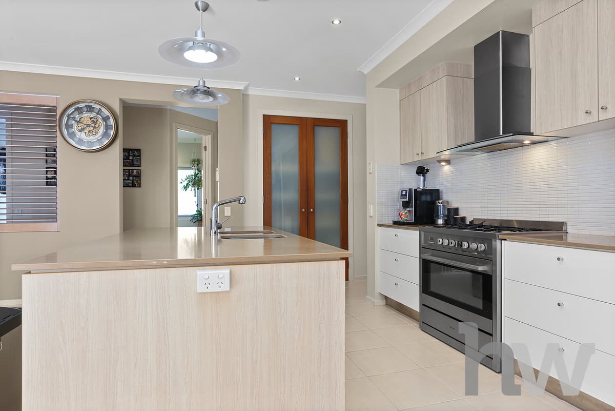 124 Eastlakes Boulevard, LARA VIC 3212, Lara - Thumbnail 3