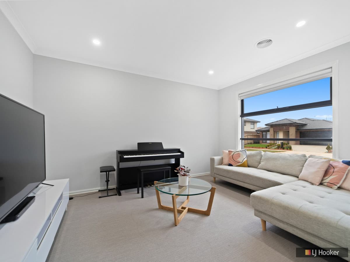 23 Roy Street, THORNHILL PARK VIC 3335, Thornhill Park - Thumbnail 2