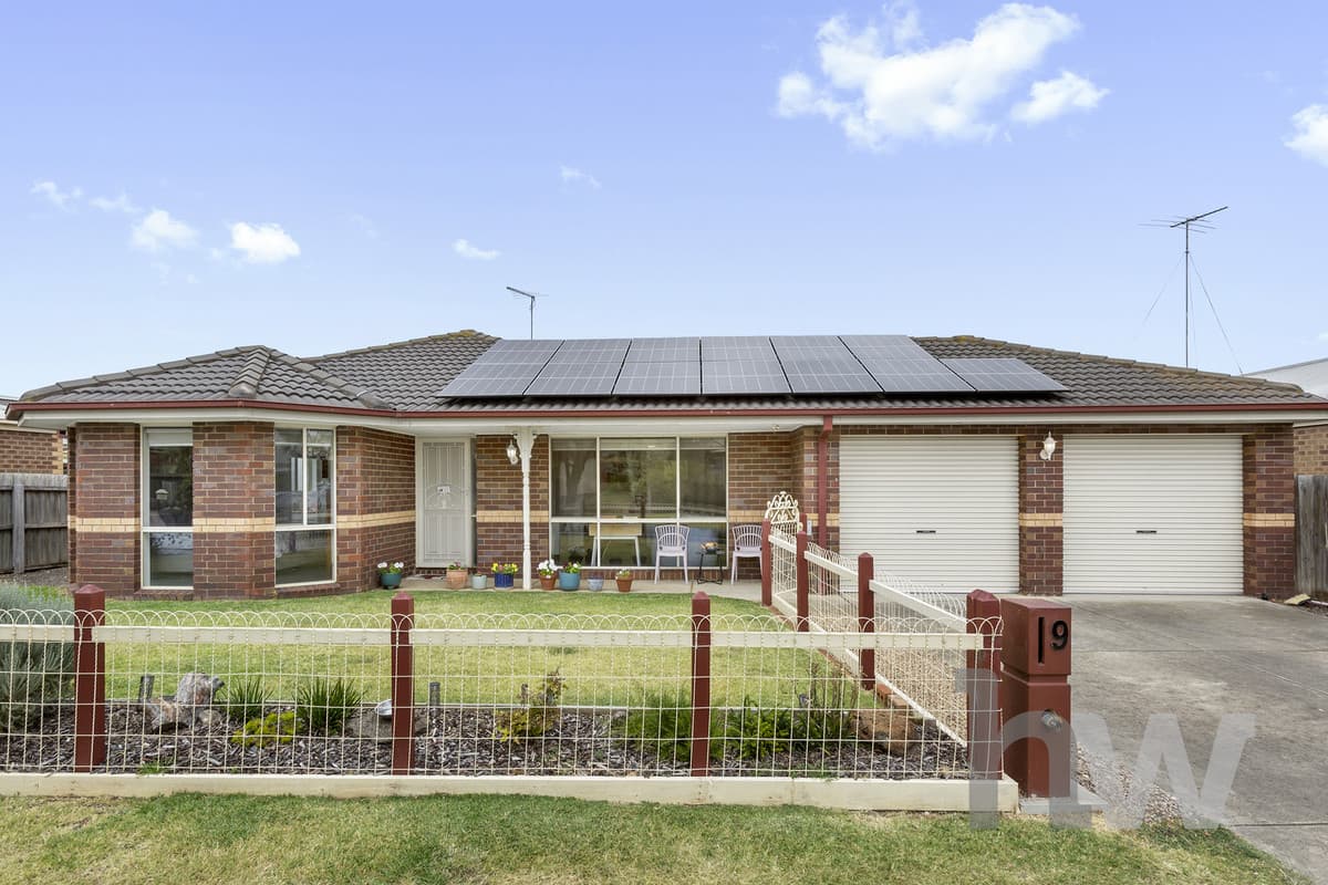 9 Magpie Close, LARA VIC 3212, Lara - Image 1