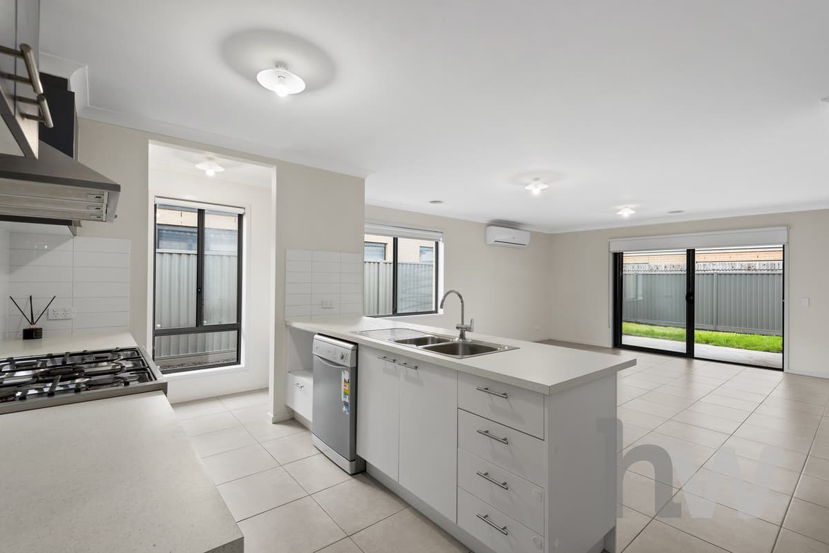 8 Sunflower Way, LARA VIC 3212, Lara - Thumbnail 3