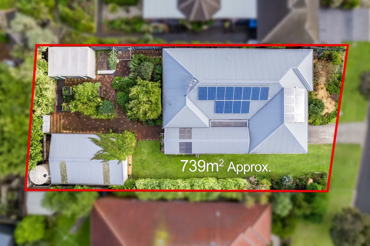 12 Cumberland Drive, LARA VIC 3212, Lara - Image 1