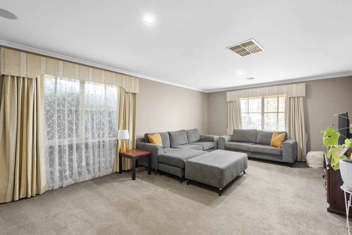 15 Skylark Court, LARA VIC 3212, Lara - Thumbnail 2