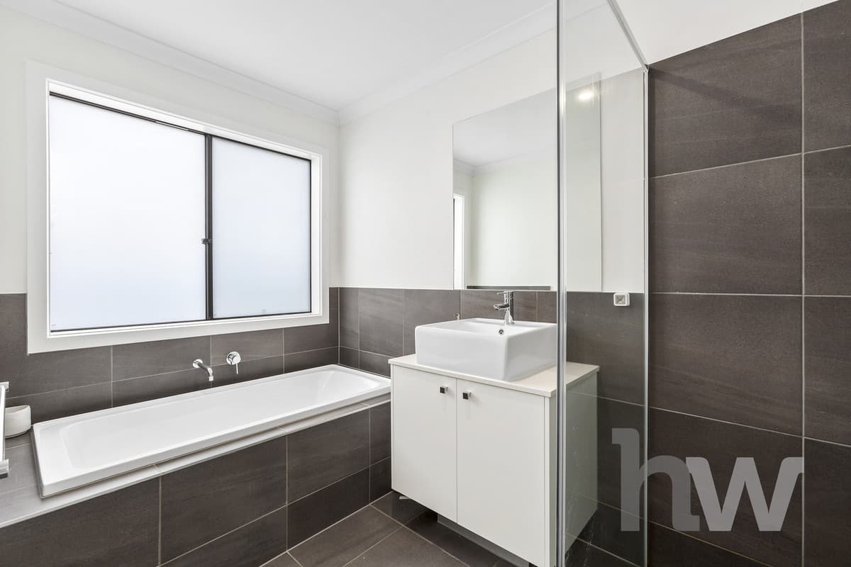 38 Floret Drive, LARA VIC 3212, Lara - Thumbnail 8
