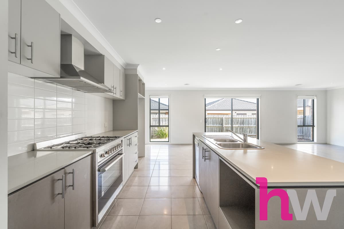20 Tenneyson Close, ARMSTRONG CREEK VIC 3217, Armstrong Creek - Thumbnail 2