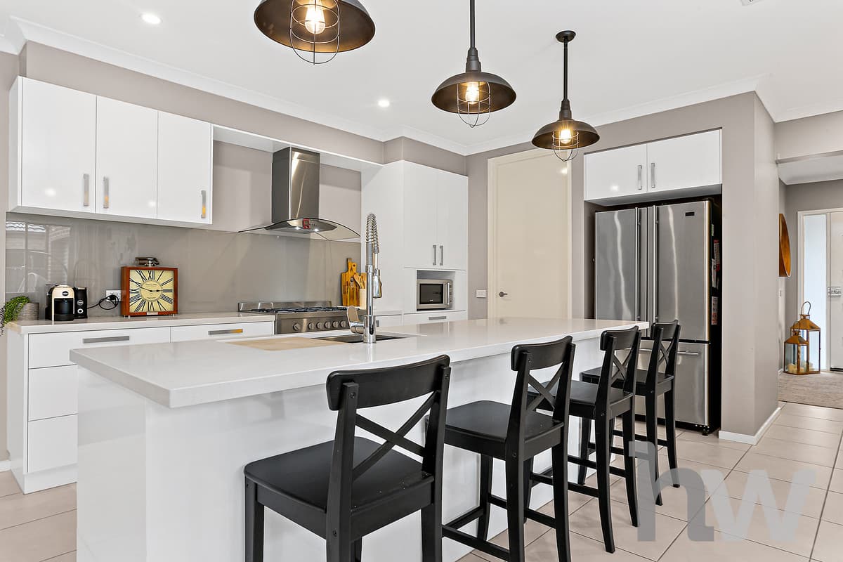 90 Canterbury Road West, LARA VIC 3212, Lara - Thumbnail 5