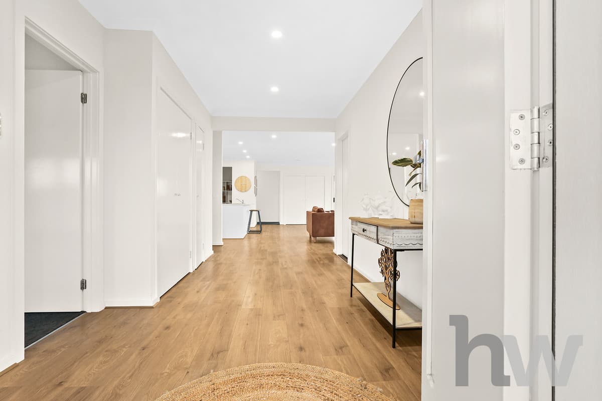 32 Broadhead Way, BANNOCKBURN VIC 3331, Bannockburn - Thumbnail 2