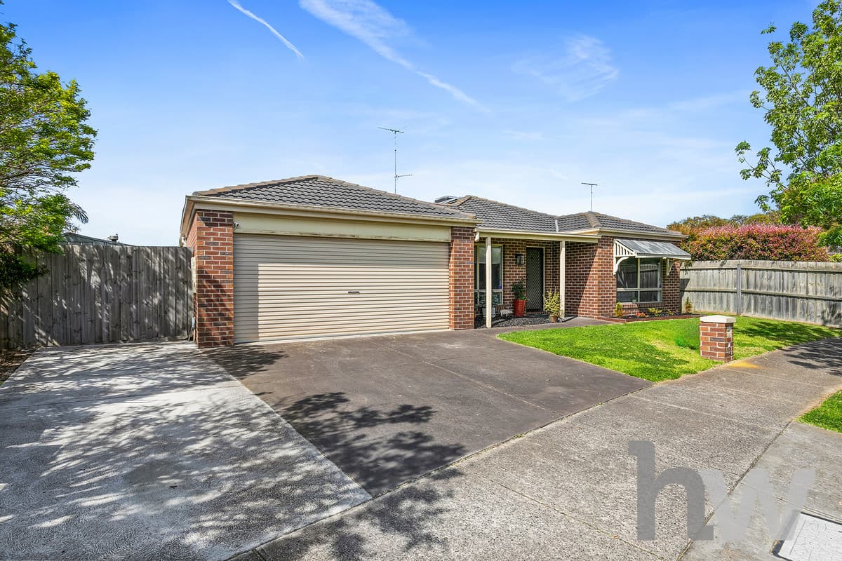 42 Paratone Crescent, ST ALBANS PARK VIC 3219, St Albans Park - Thumbnail 2