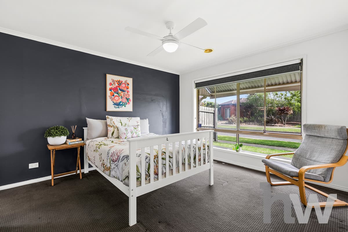 42 Paratone Crescent, ST ALBANS PARK VIC 3219, St Albans Park - Thumbnail 4