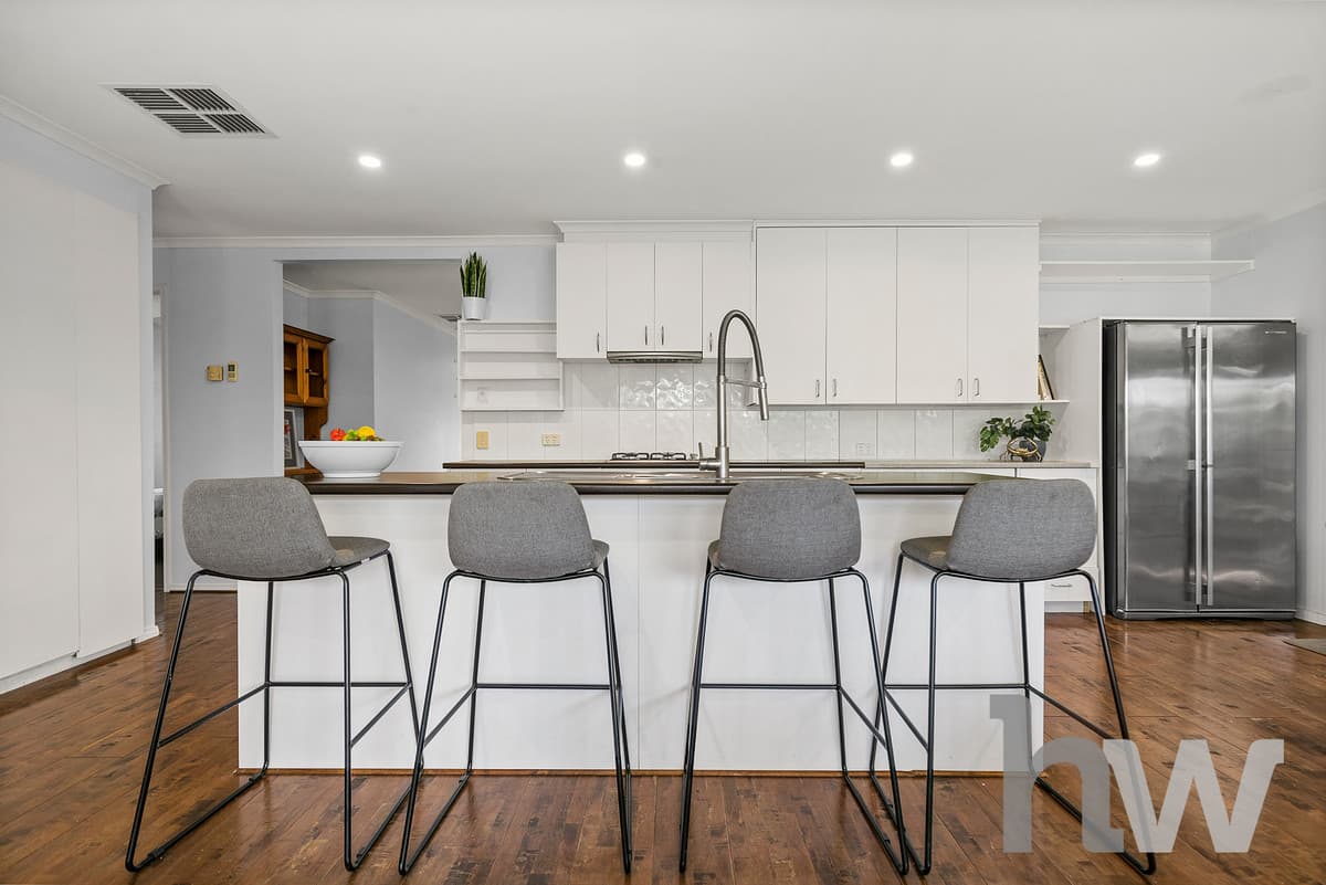 42 Paratone Crescent, ST ALBANS PARK VIC 3219, St Albans Park - Thumbnail 6