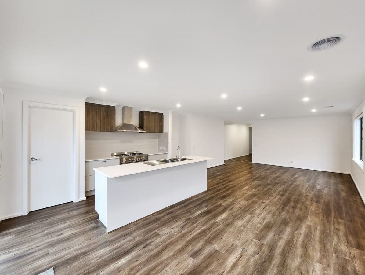 131 Bramley Avenue, CHARLEMONT VIC 3217, Charlemont - Thumbnail 2