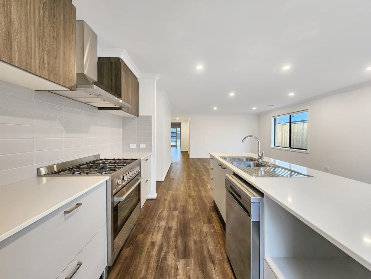 131 Bramley Avenue, CHARLEMONT VIC 3217, Charlemont - Thumbnail 3