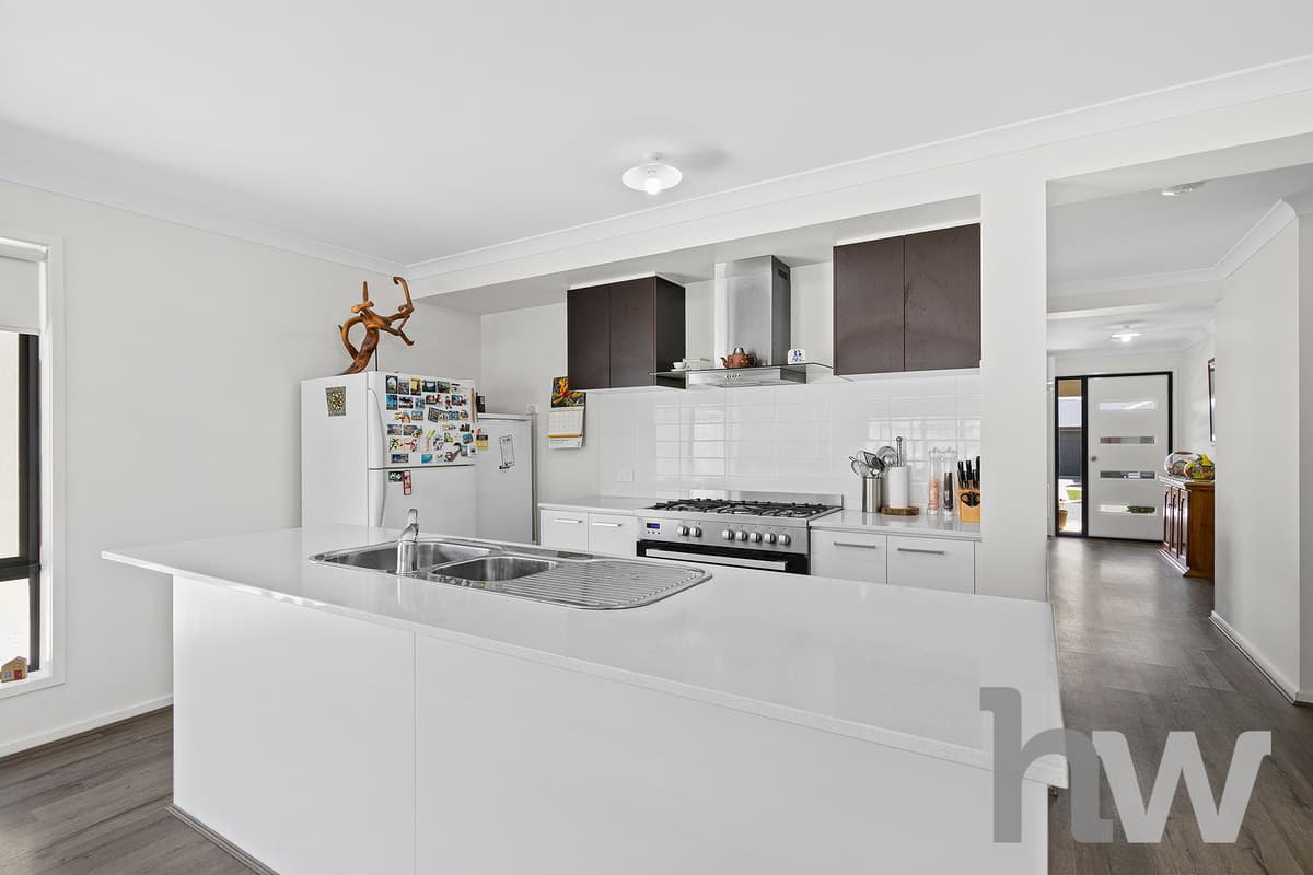 33 Dobell Street, MOUNT DUNEED VIC 3217, Mount Duneed - Thumbnail 3
