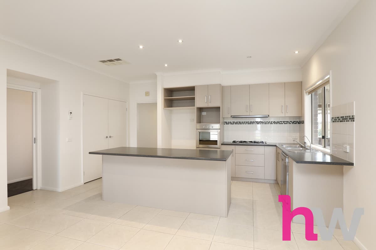 25 Michael Court, GROVEDALE VIC 3216, Grovedale - Thumbnail 2