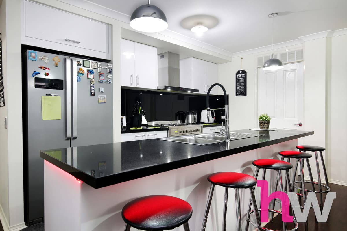 100 Canterbury Road West, LARA VIC 3212, Lara - Thumbnail 6
