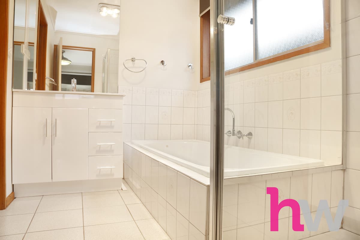 2A Dunmow Crescent, HAMLYN HEIGHTS VIC 3215, Hamlyn Heights - Thumbnail 8
