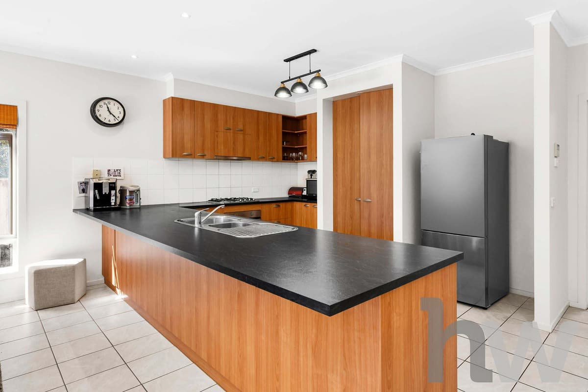 10 College Court, NEWTOWN VIC 3220, Newtown - Thumbnail 2