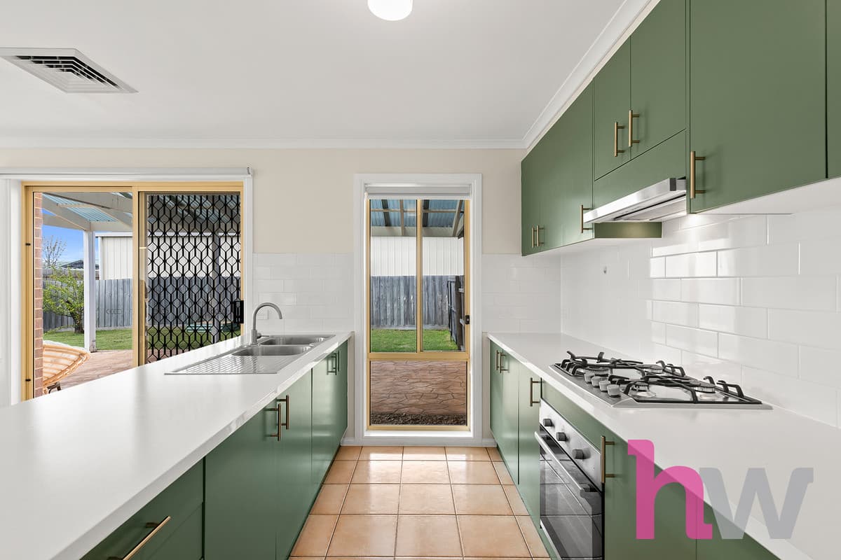 27 Homestead Drive, ST ALBANS PARK VIC 3219, St Albans Park - Thumbnail 4
