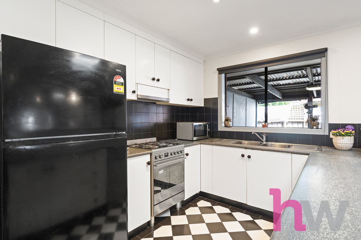 26 Meadenhall Drive, ST ALBANS PARK VIC 3219, St Albans Park - Thumbnail 4