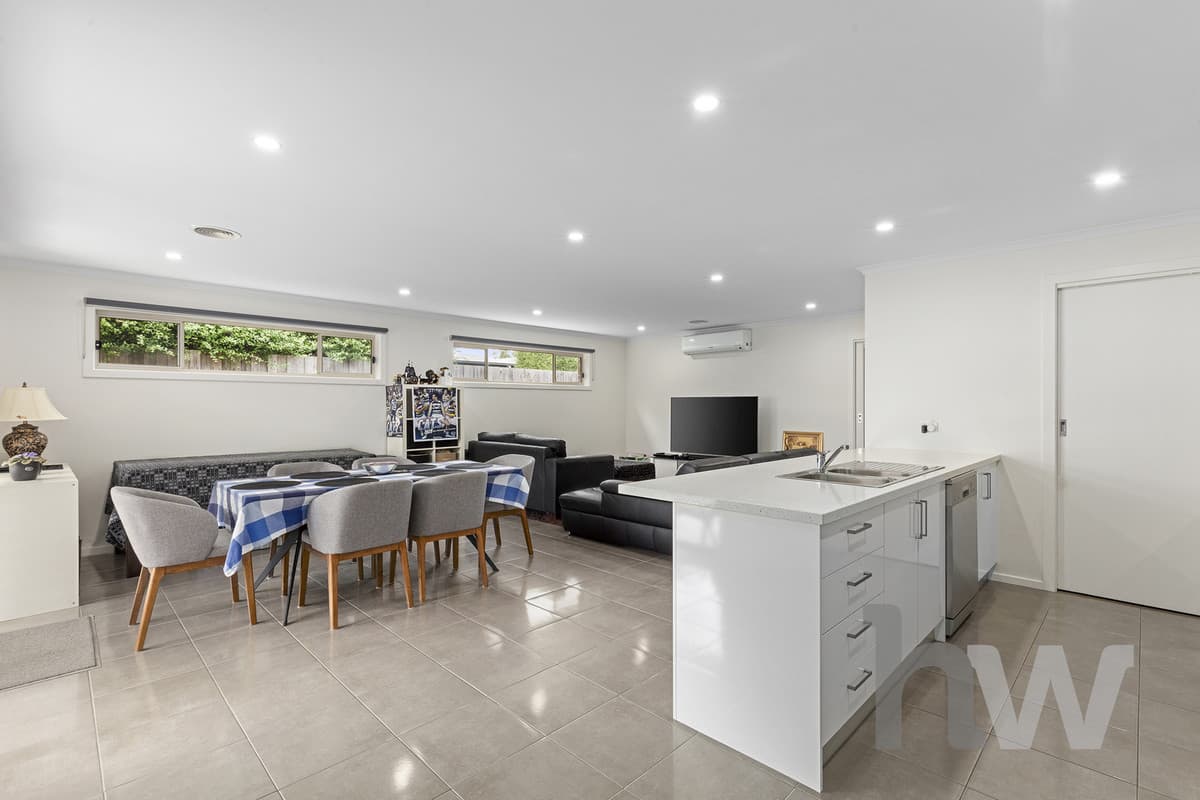 96 Reynolds Road, BELMONT VIC 3216, Belmont - Thumbnail 3