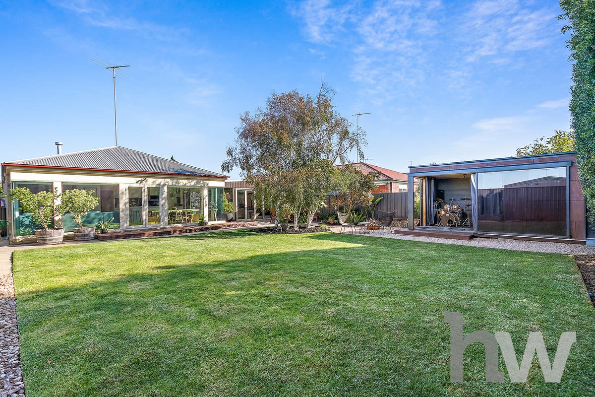 57 Meadenhall Drive, ST ALBANS PARK VIC 3219, St Albans Park - Thumbnail 3