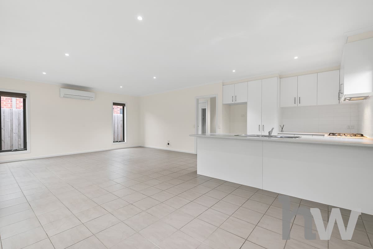 1 / 11 Jenna Court, ST ALBANS PARK VIC 3219, St Albans Park - Thumbnail 2