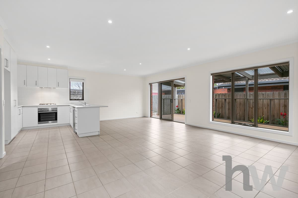 1 / 11 Jenna Court, ST ALBANS PARK VIC 3219, St Albans Park - Thumbnail 3