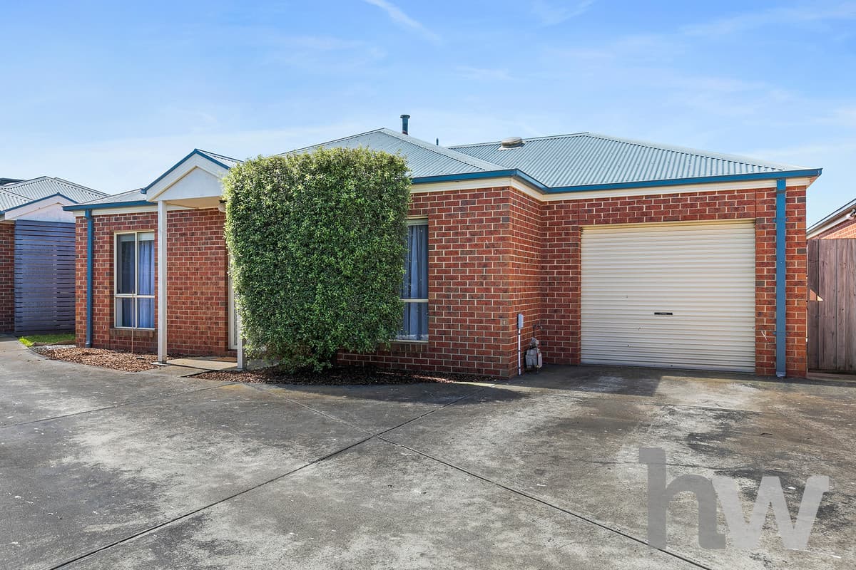 2 / 11-13 Roseview Way, ST ALBANS PARK VIC 3219, St Albans Park - Thumbnail 2