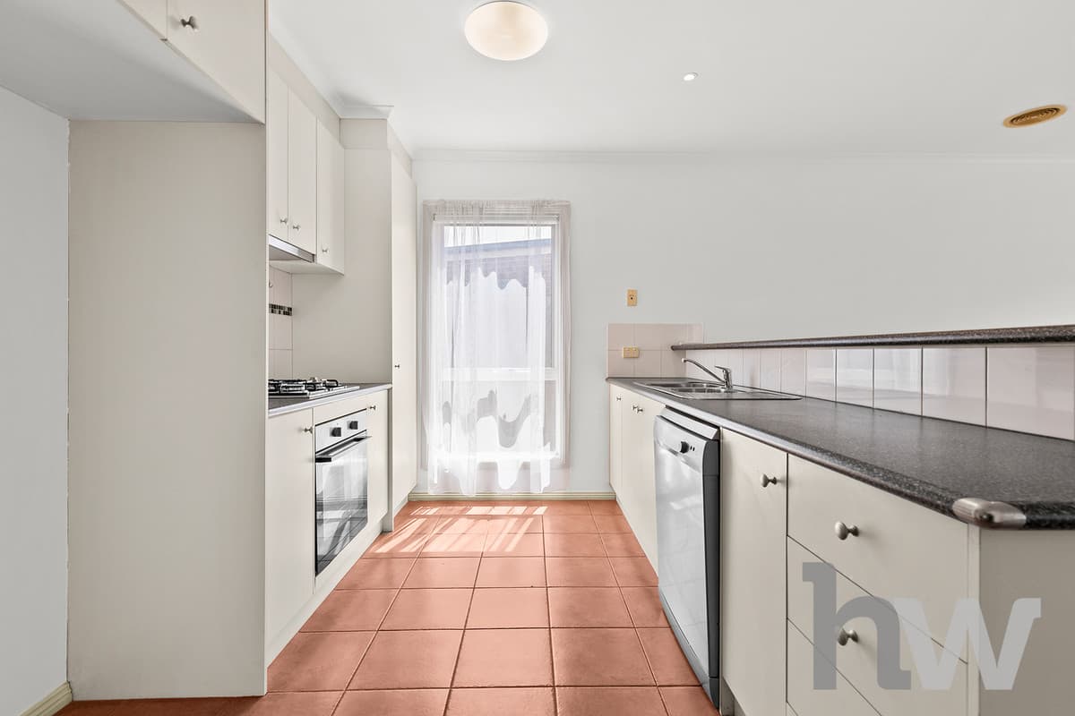2 / 11-13 Roseview Way, ST ALBANS PARK VIC 3219, St Albans Park - Thumbnail 5