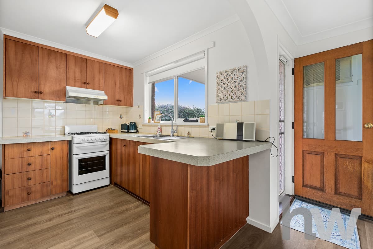 1 / 6 Hillford Street, NEWCOMB VIC 3219, Newcomb - Thumbnail 5