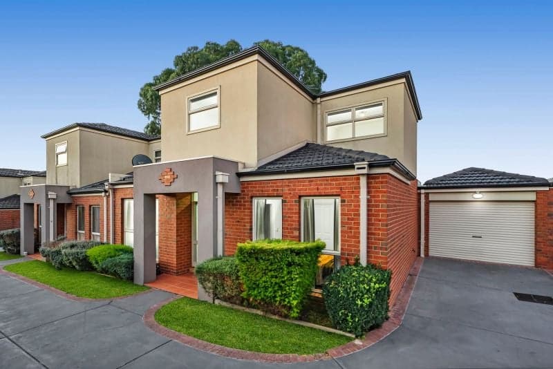 2/31 Old Plenty Road, South Morang, South Morang - Image 1