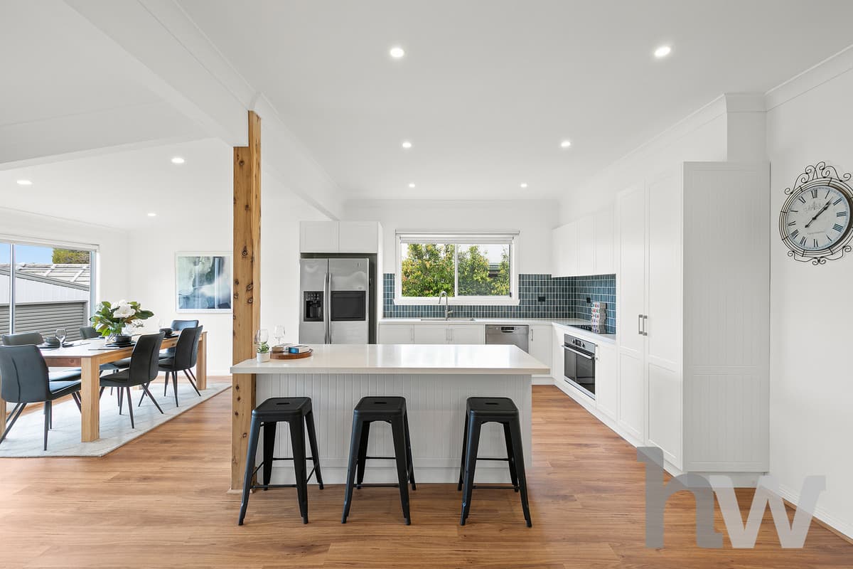 21 Bayview Parade, HAMLYN HEIGHTS VIC 3215, Hamlyn Heights - Thumbnail 2