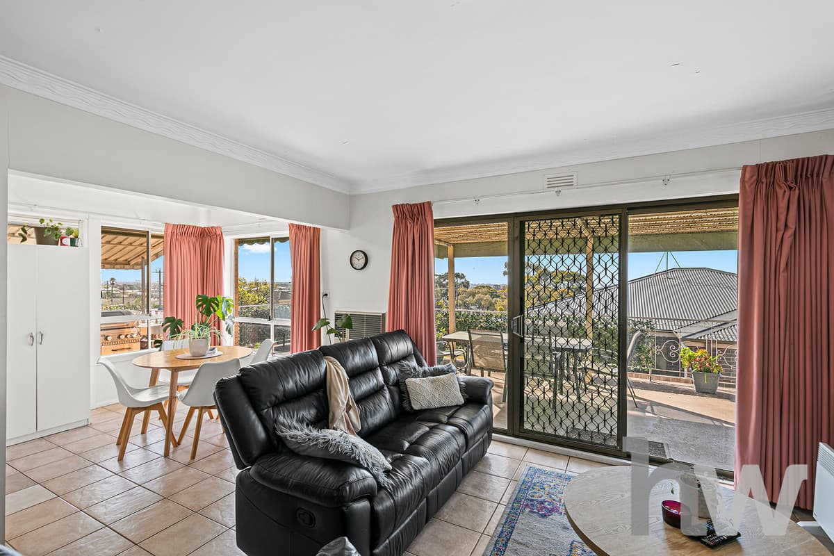 2 Ruhamah Avenue, BELL POST HILL VIC 3215, Bell Post Hill - Thumbnail 2