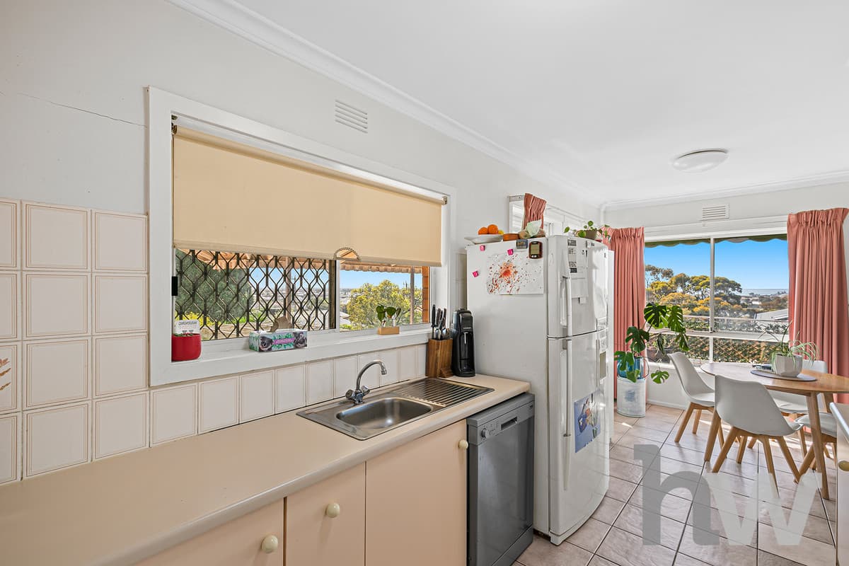 2 Ruhamah Avenue, BELL POST HILL VIC 3215, Bell Post Hill - Thumbnail 5