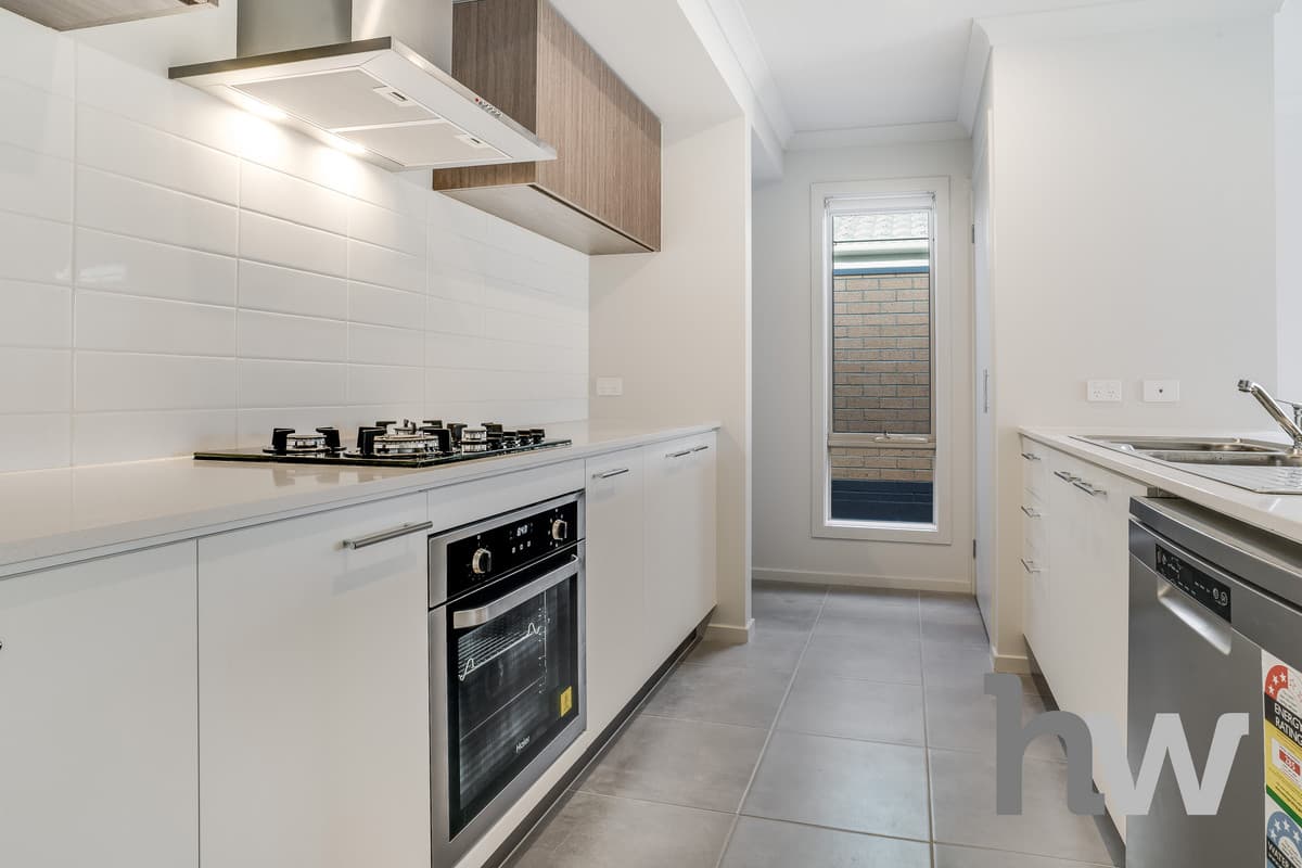 16 Limestone Street, CHARLEMONT VIC 3217, Charlemont - Thumbnail 2