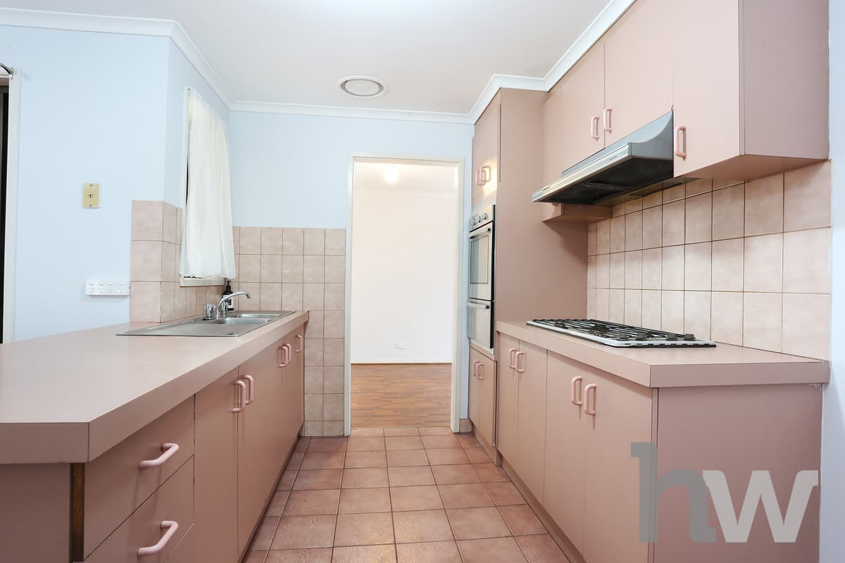 9 Ottoman Court, ST ALBANS PARK VIC 3219, St Albans Park - Thumbnail 3