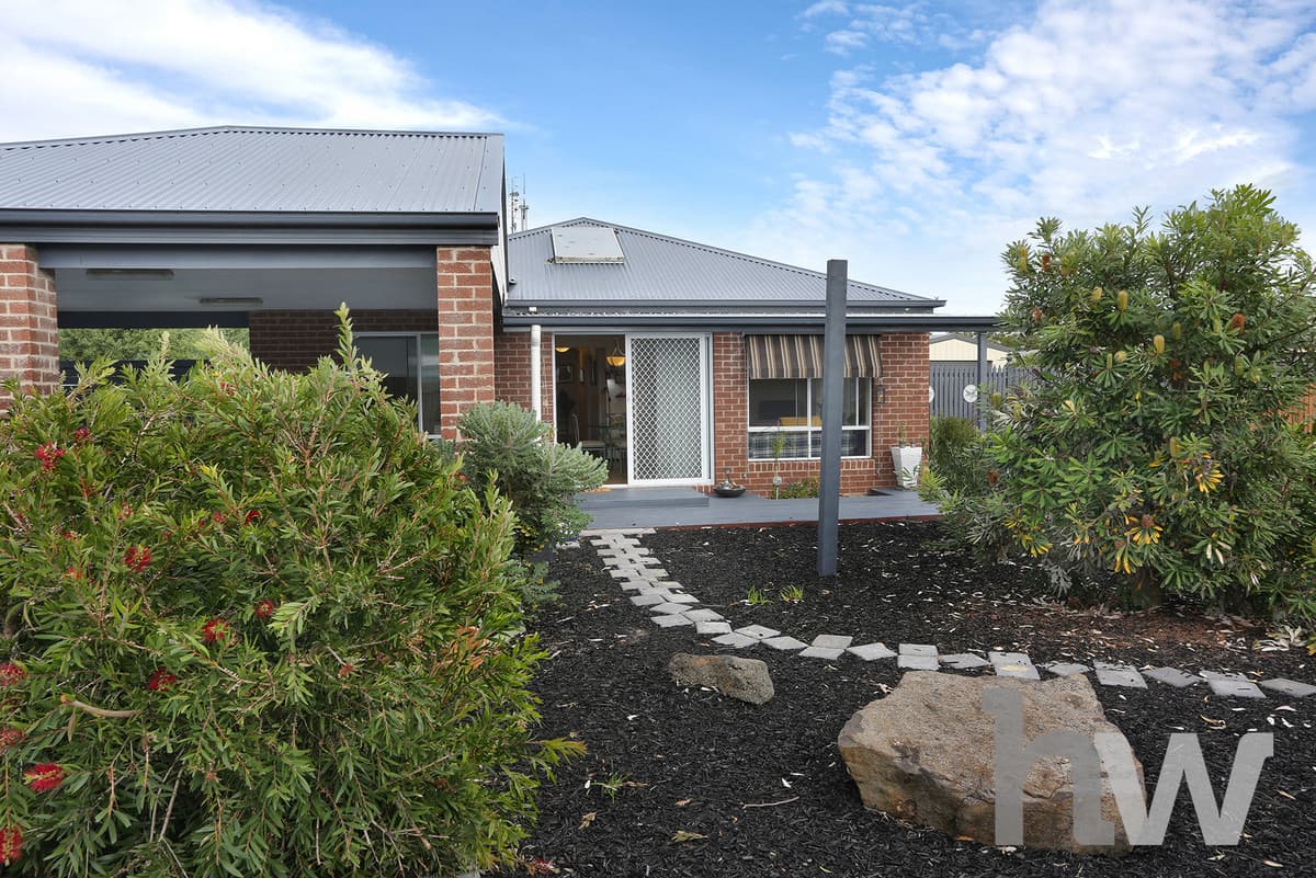 10 Jordyn Close, WINCHELSEA VIC 3241, Winchelsea - Thumbnail 2