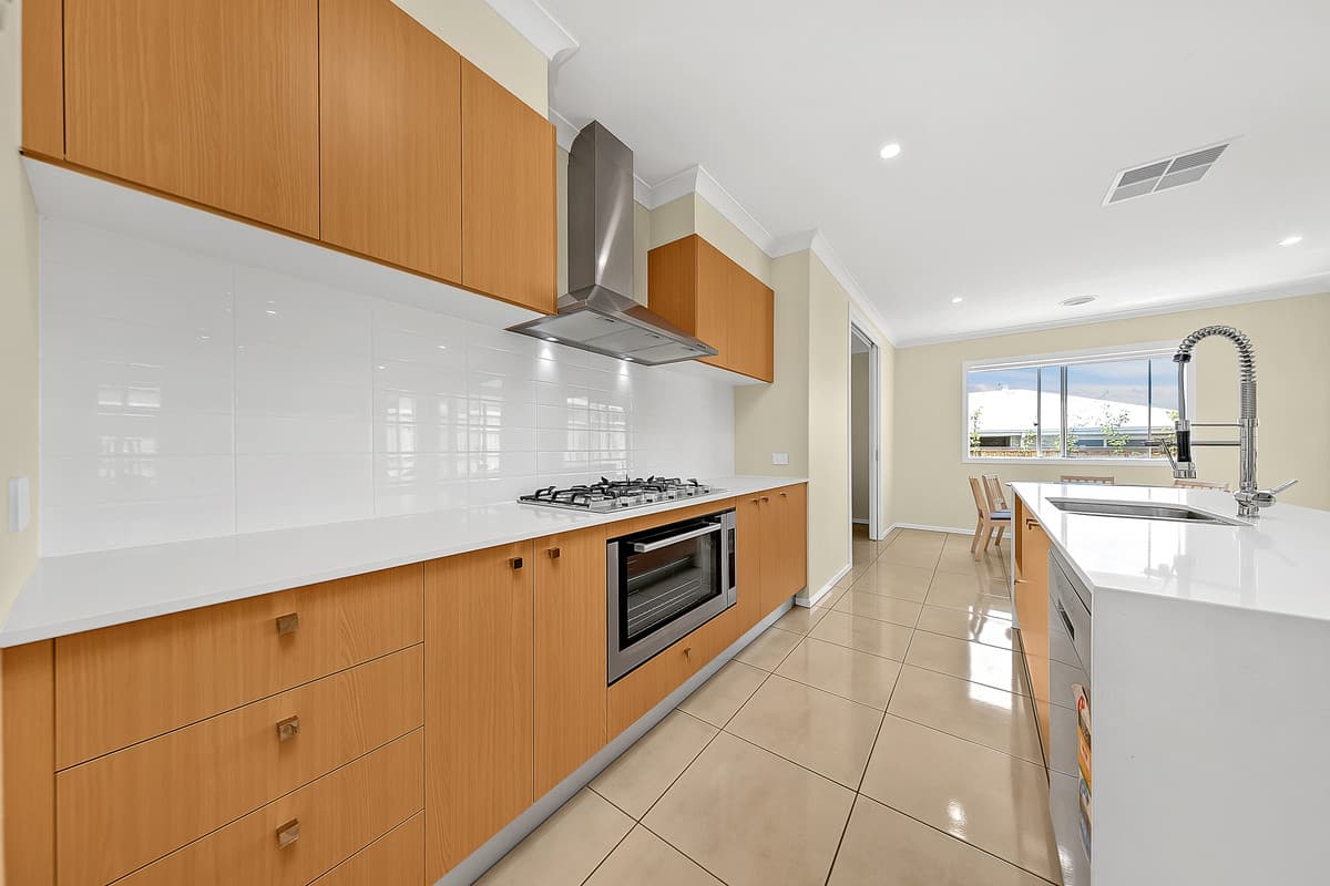 7 Scott Avenue, TORQUAY VIC 3228, Torquay - Thumbnail 2