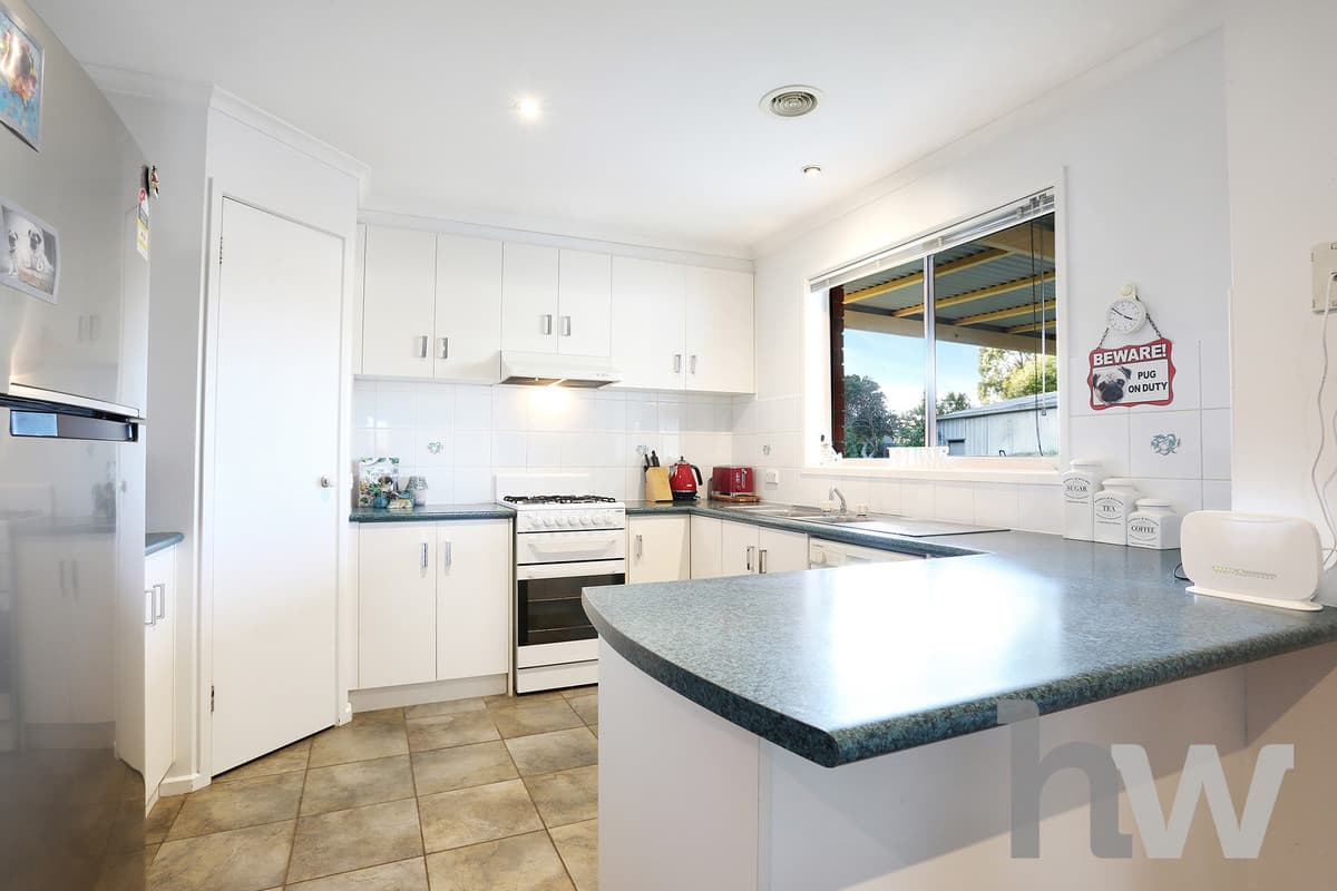 16 Freesia Court, WHITTINGTON VIC 3219, Whittington - Thumbnail 7